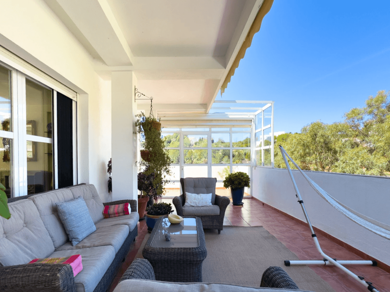 Fully Refurbished 4-Bedroom Villa with Golf, Mountain and Sea Views in Altea