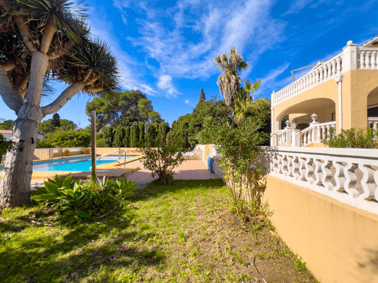 Sea View Villa for Sale in Moraira Walking Distance to Centre