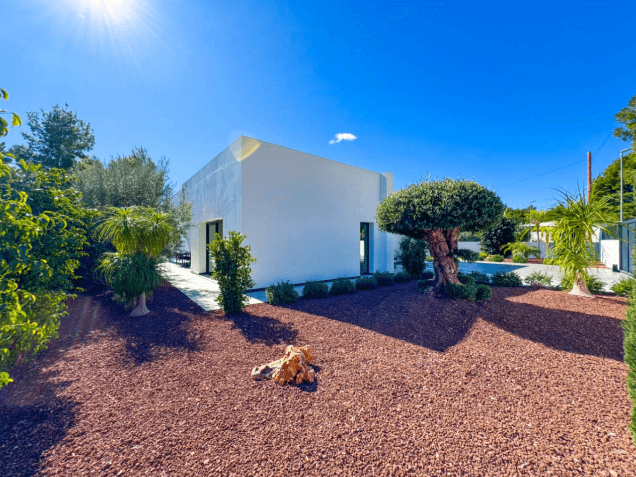 Modern Villa in the Quiet Residential area of Santa Clara, Altea