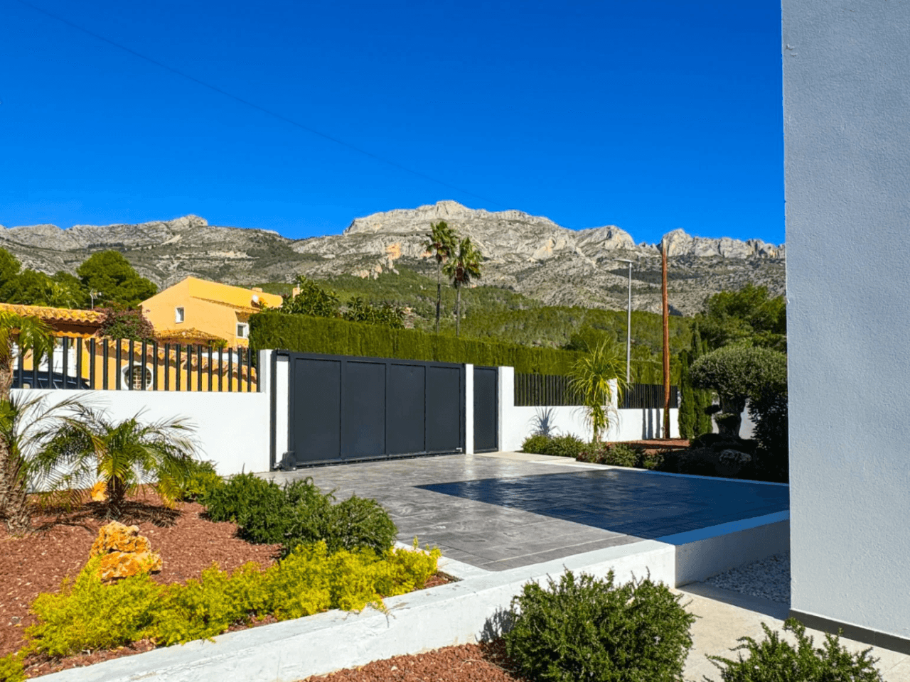 Modern Villa in the Quiet Residential area of Santa Clara, Altea