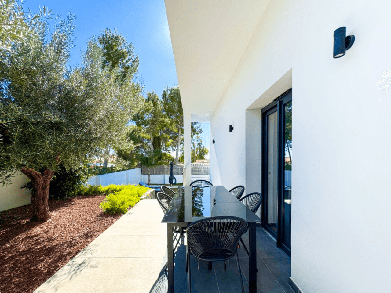 Modern Villa in the Quiet Residential area of Santa Clara, Altea