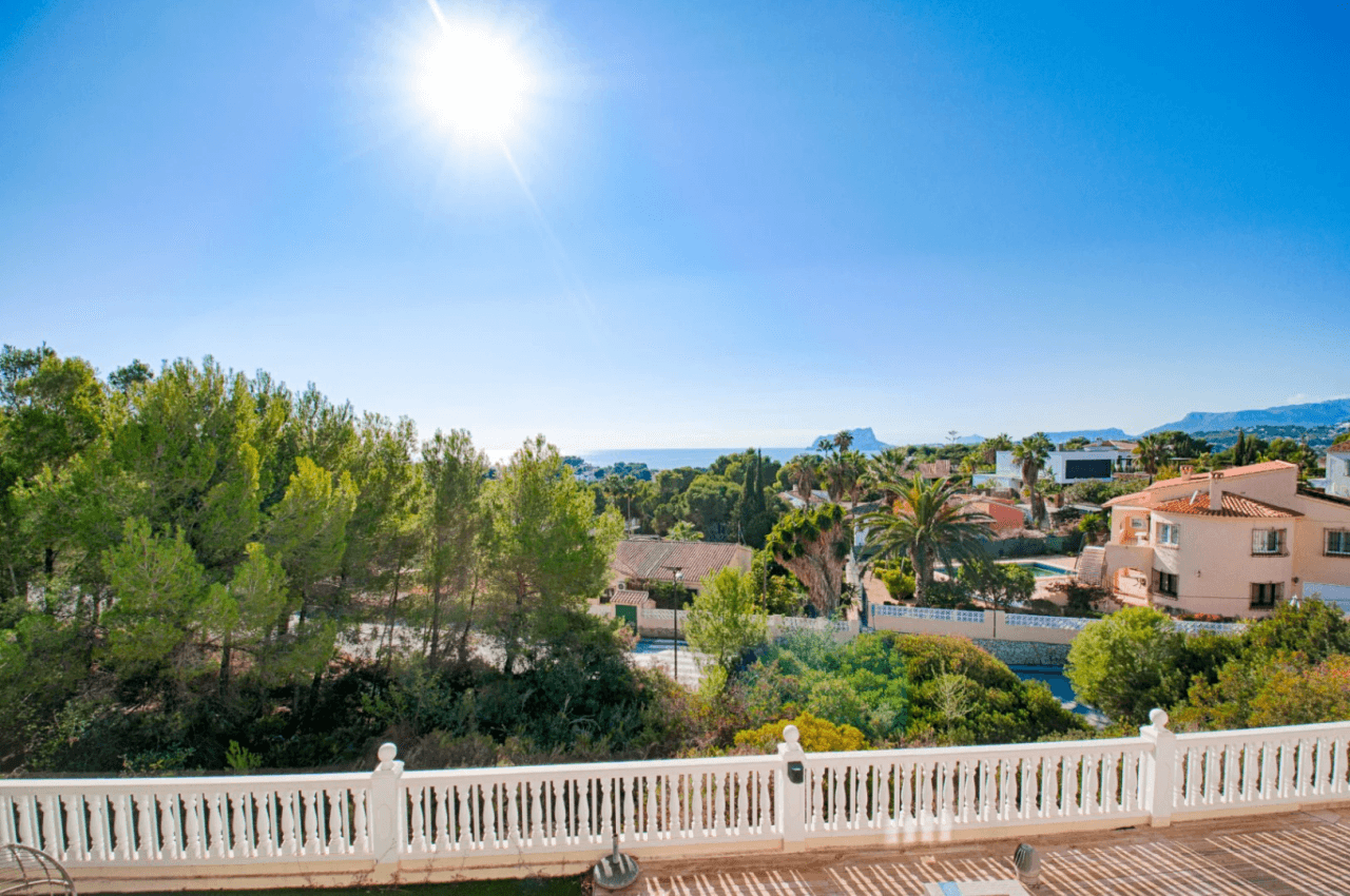 Large Elegant Villa with Sea Views for Sale in Moraira