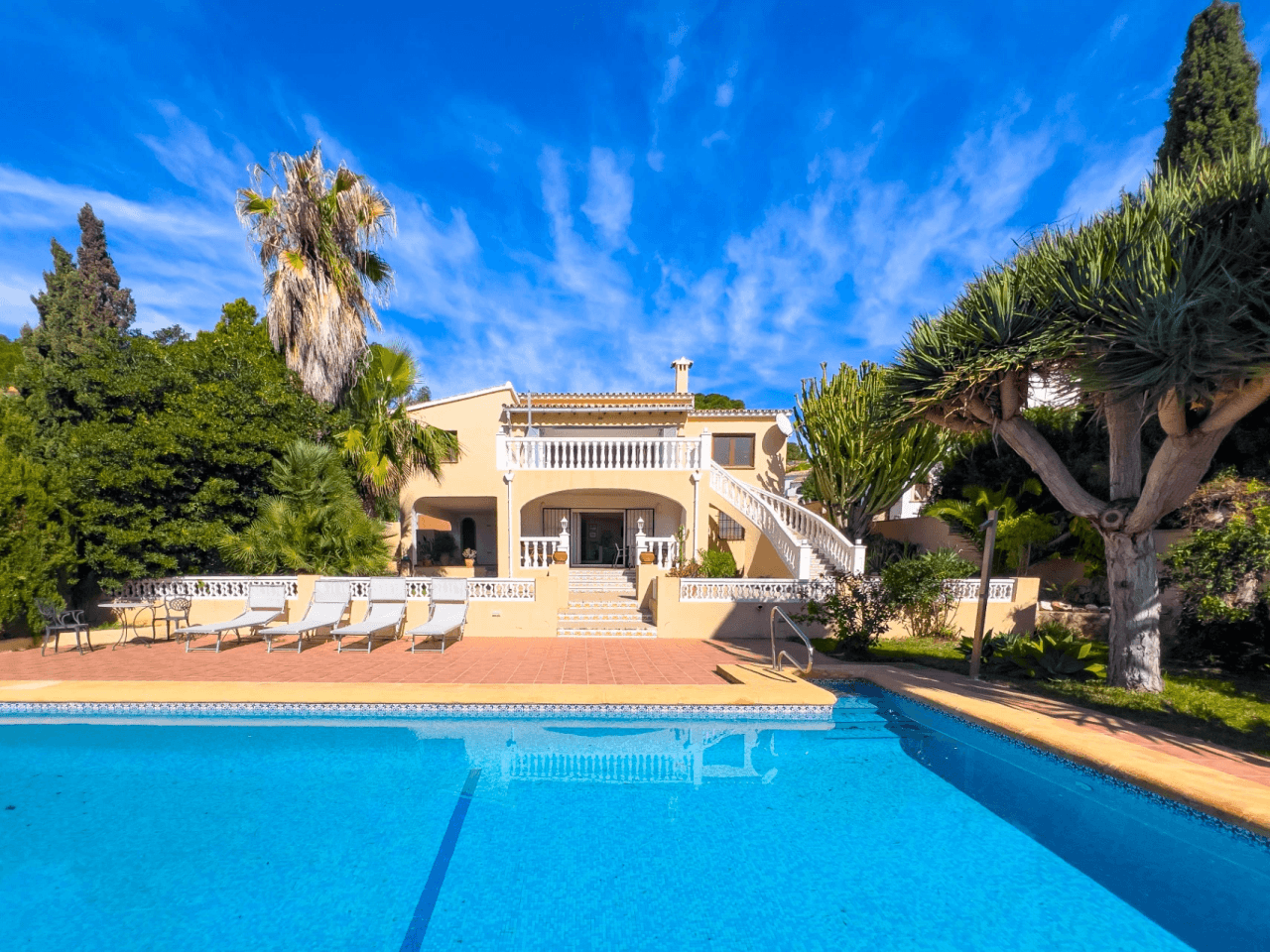 Sea View Villa for Sale in Moraira Walking Distance to Centre