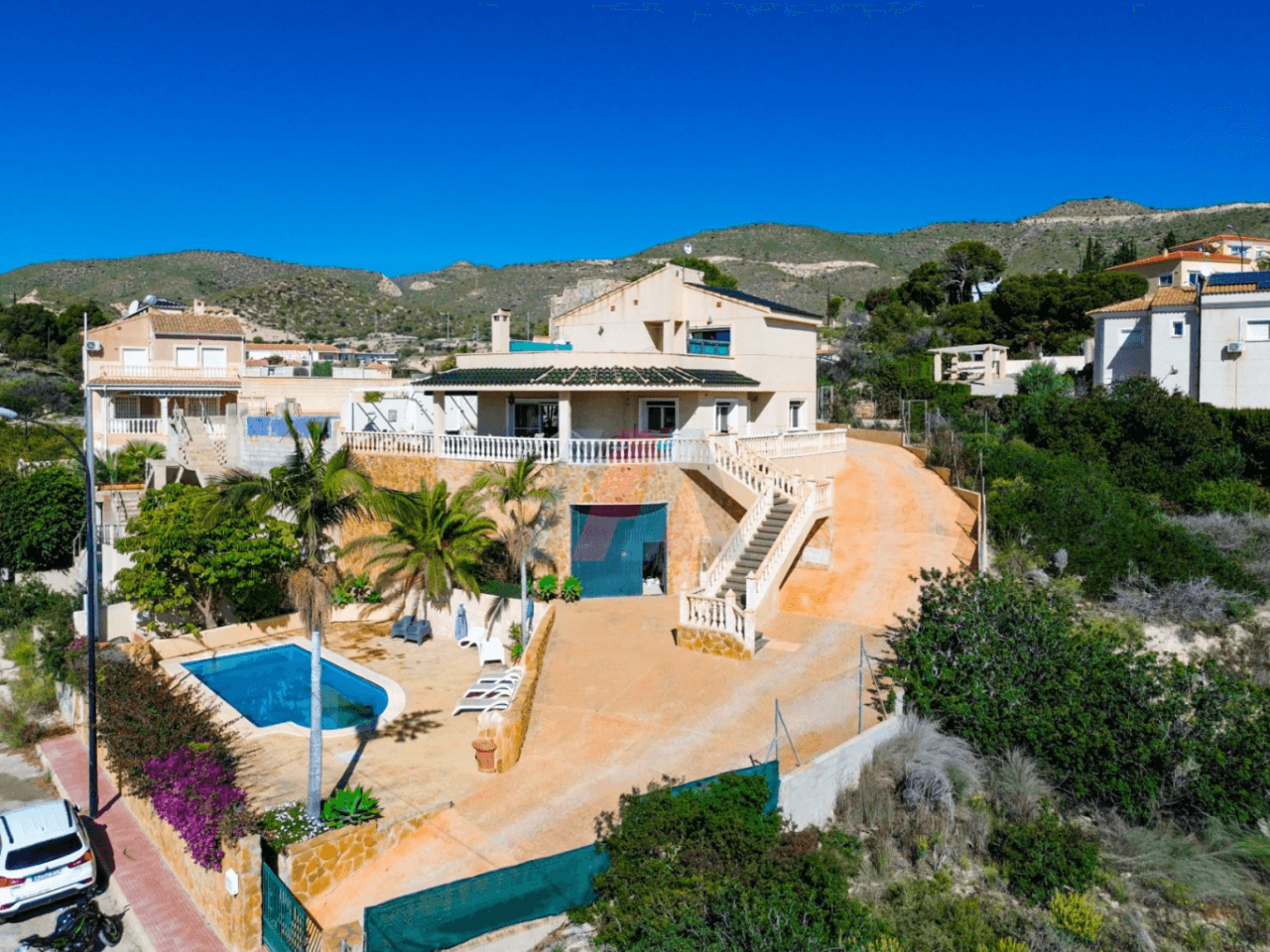 Mediterranean Villa with Sea Views, and walking distance to the sea, in Cala D'or, Campello