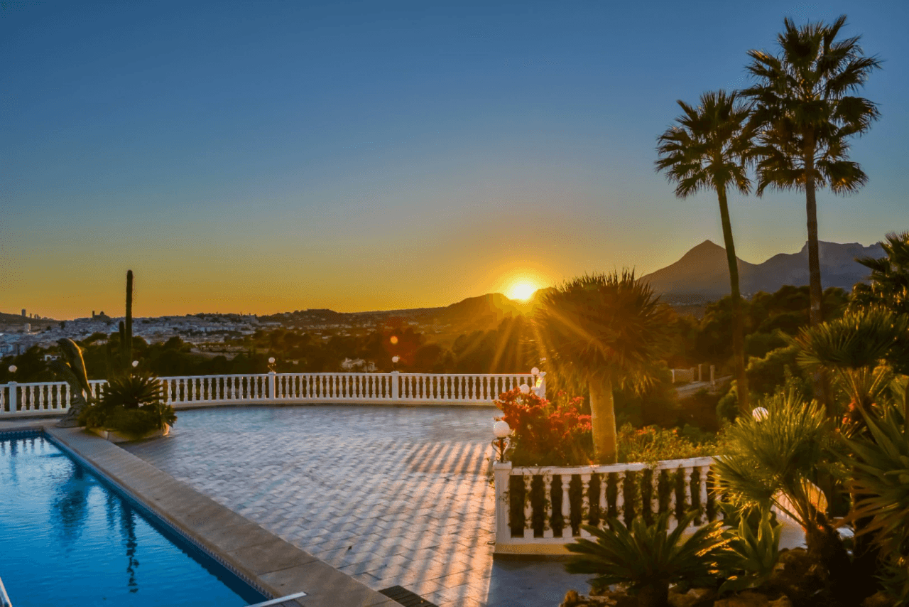 Unique villa with panoramic sea views in a quiet and green residencial área of Altea