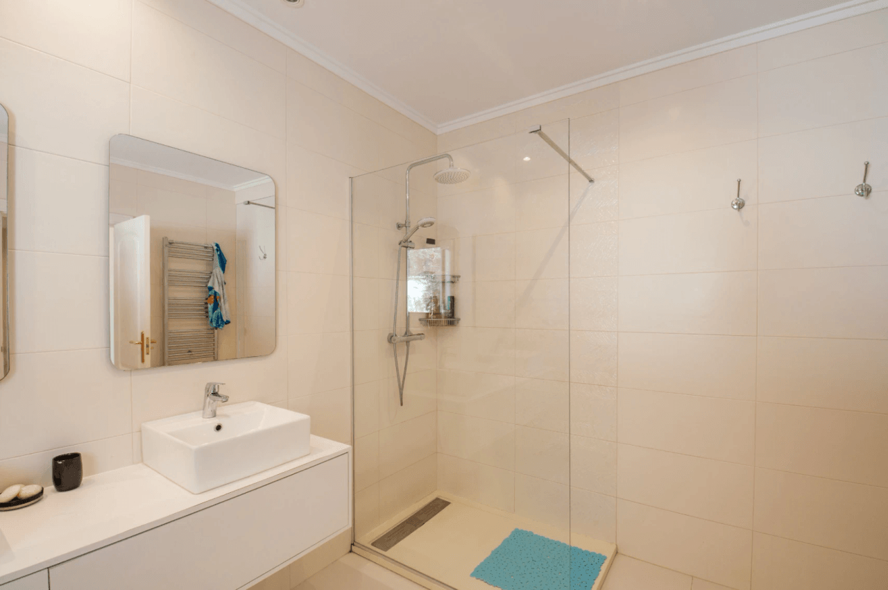 Large Elegant Villa with Sea Views for Sale in Moraira