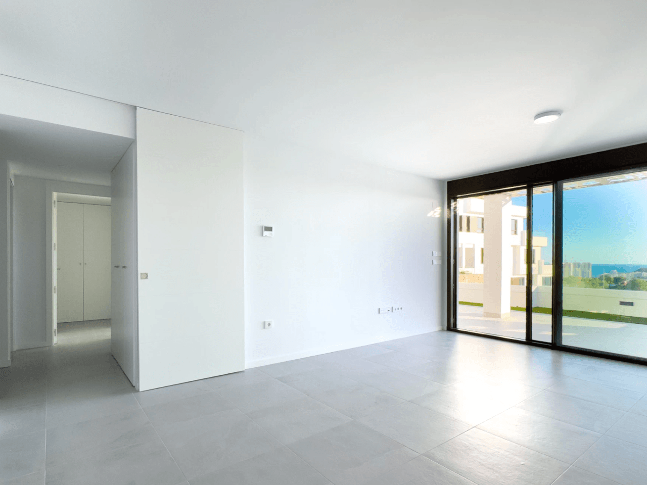 Newly built modern 2 apartment with sea views, recently delivered