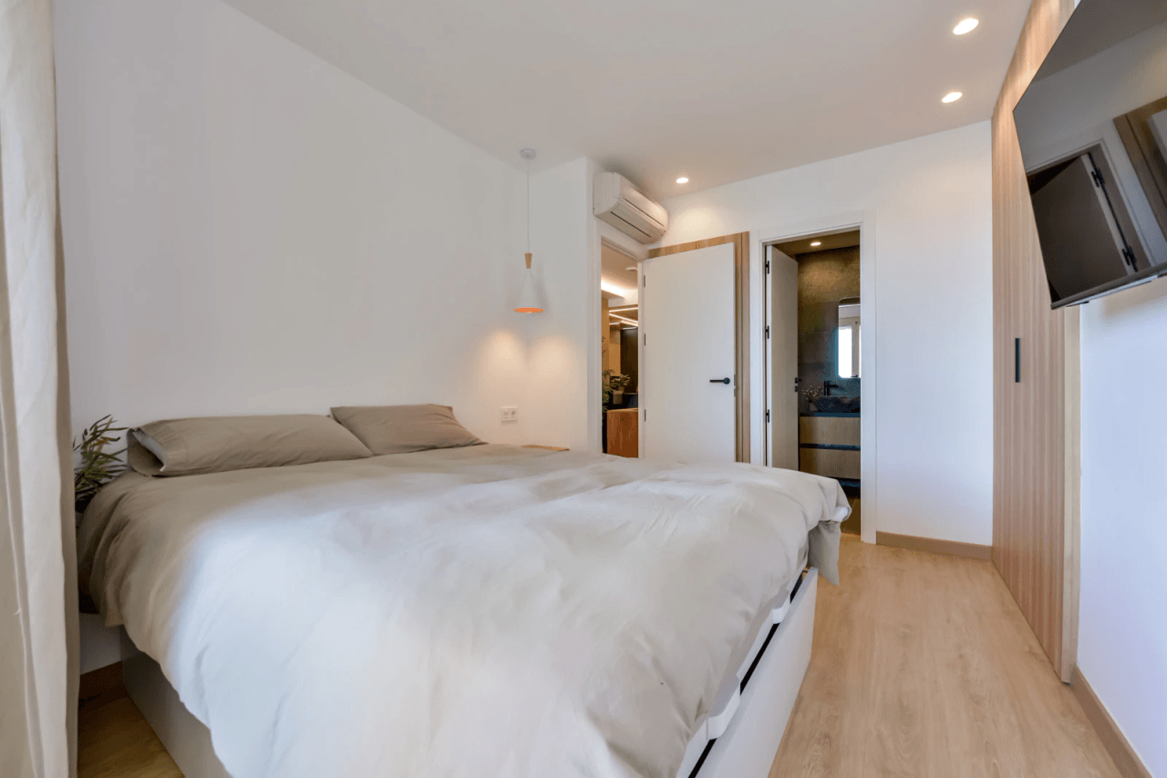 Seafront Duplex with Panoramic Views in Mascarat, Altea