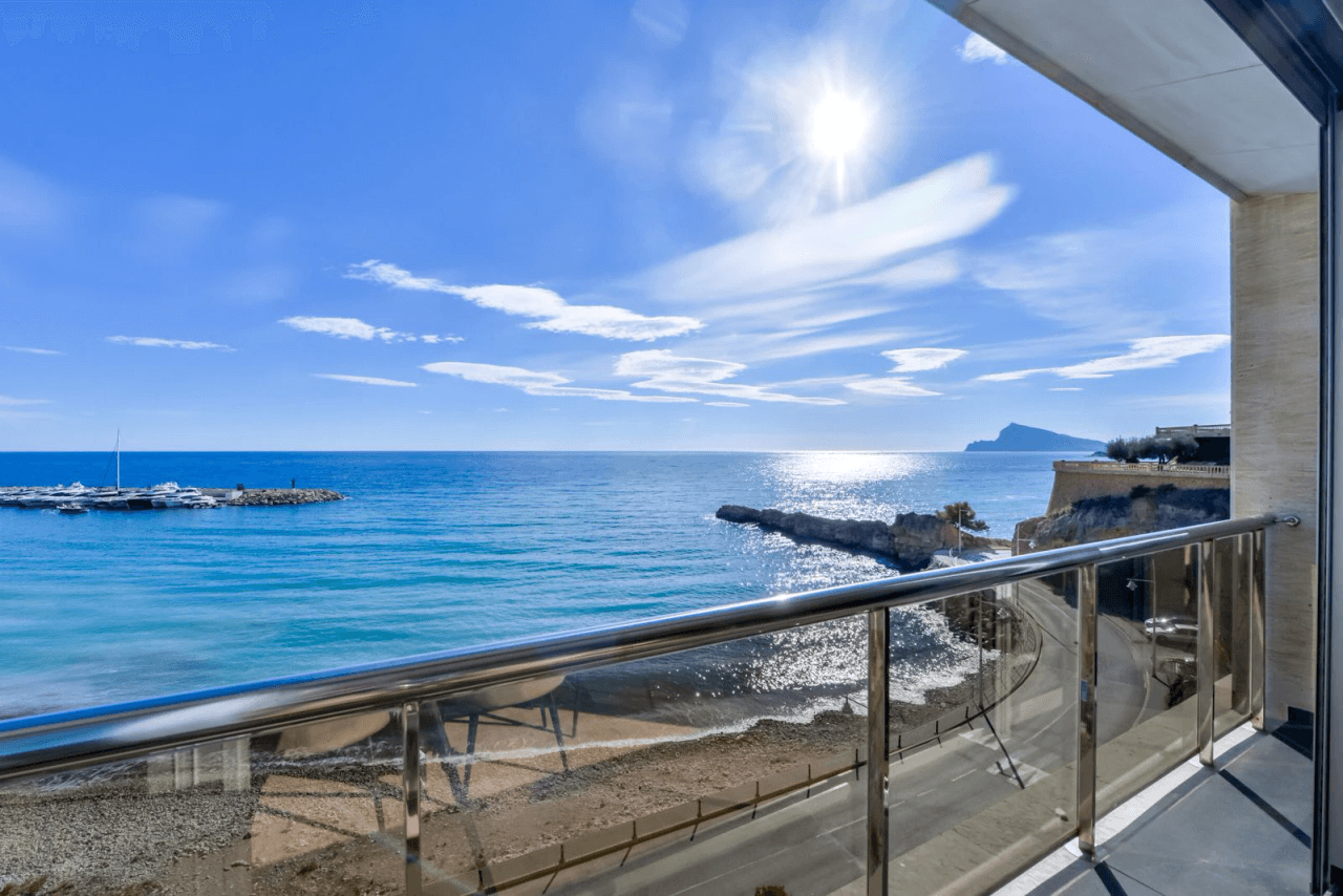 Seafront Duplex with Panoramic Views in Mascarat, Altea