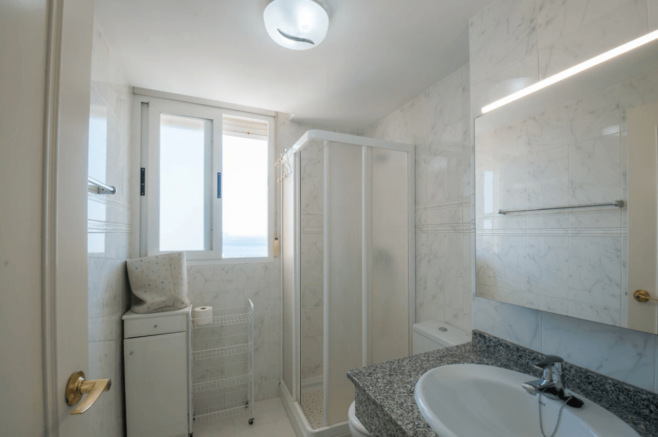 Penthouse for Sale in Calpe’s Puerto Area with Panoramic Sea Peñón Views
