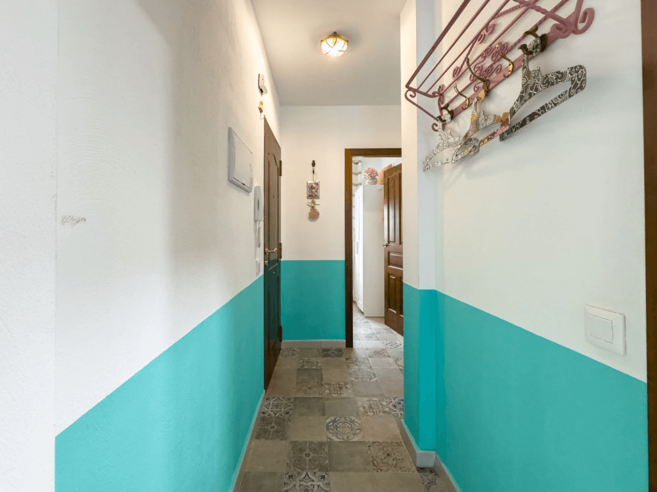 Recently reformed ground-floor 2 bedroom apartment located in the Casco Antiguo of Altea