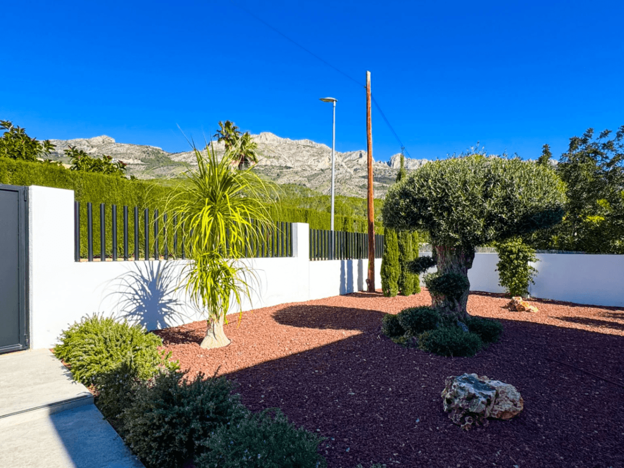 Modern Villa in the Quiet Residential area of Santa Clara, Altea