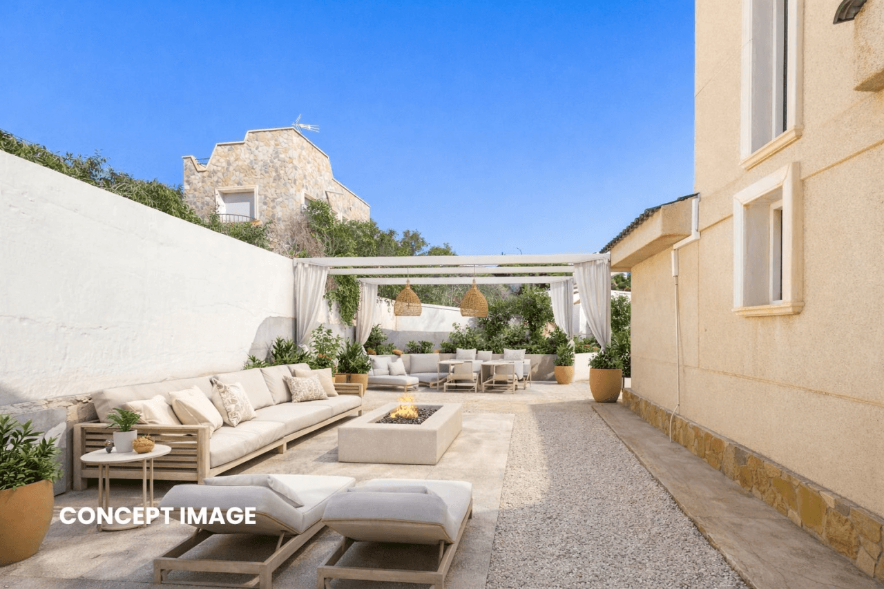 Mediterranean Villa with Sea Views, and walking distance to the sea, in Cala D'or, Campello