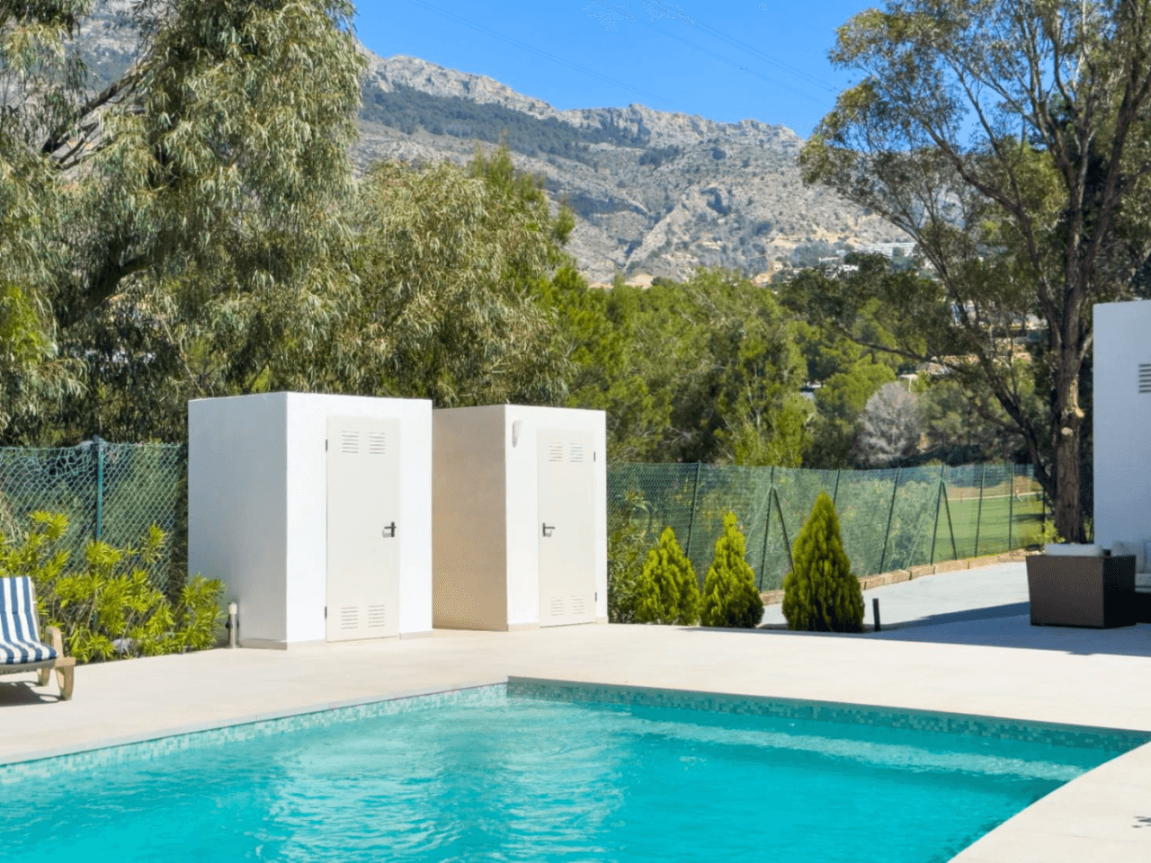Fully Refurbished 4-Bedroom Villa with Golf, Mountain and Sea Views in Altea