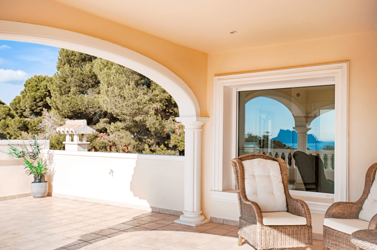 Large Elegant Villa with Sea Views for Sale in Moraira