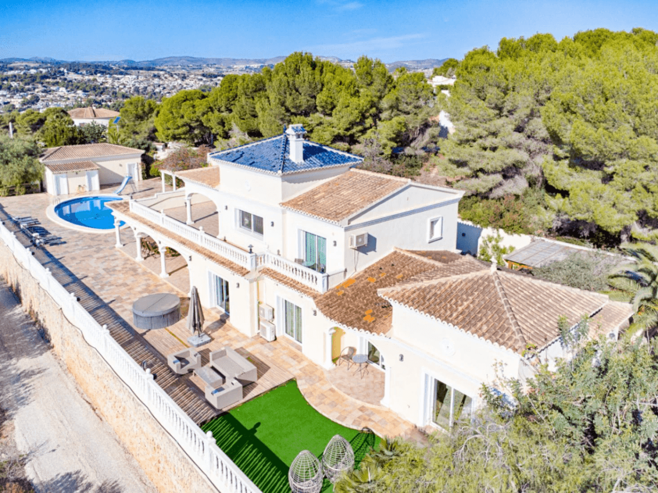 Large Elegant Villa with Sea Views for Sale in Moraira
