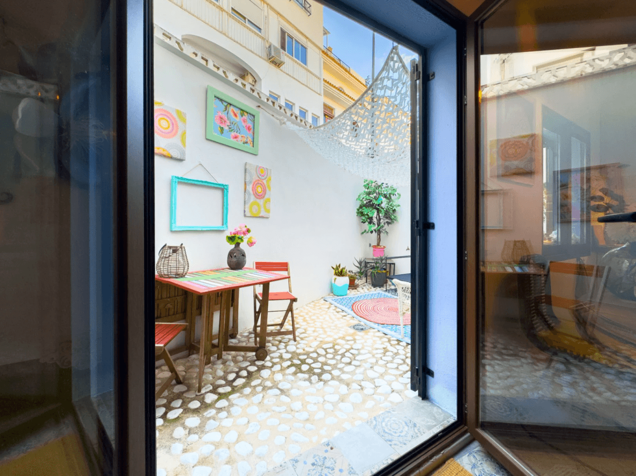 Recently reformed ground-floor 2 bedroom apartment located in the Casco Antiguo of Altea