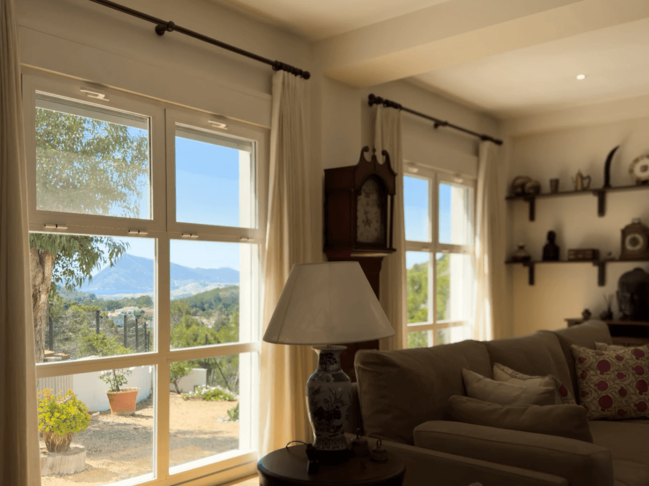 Fully Refurbished 4-Bedroom Villa with Golf, Mountain and Sea Views in Altea