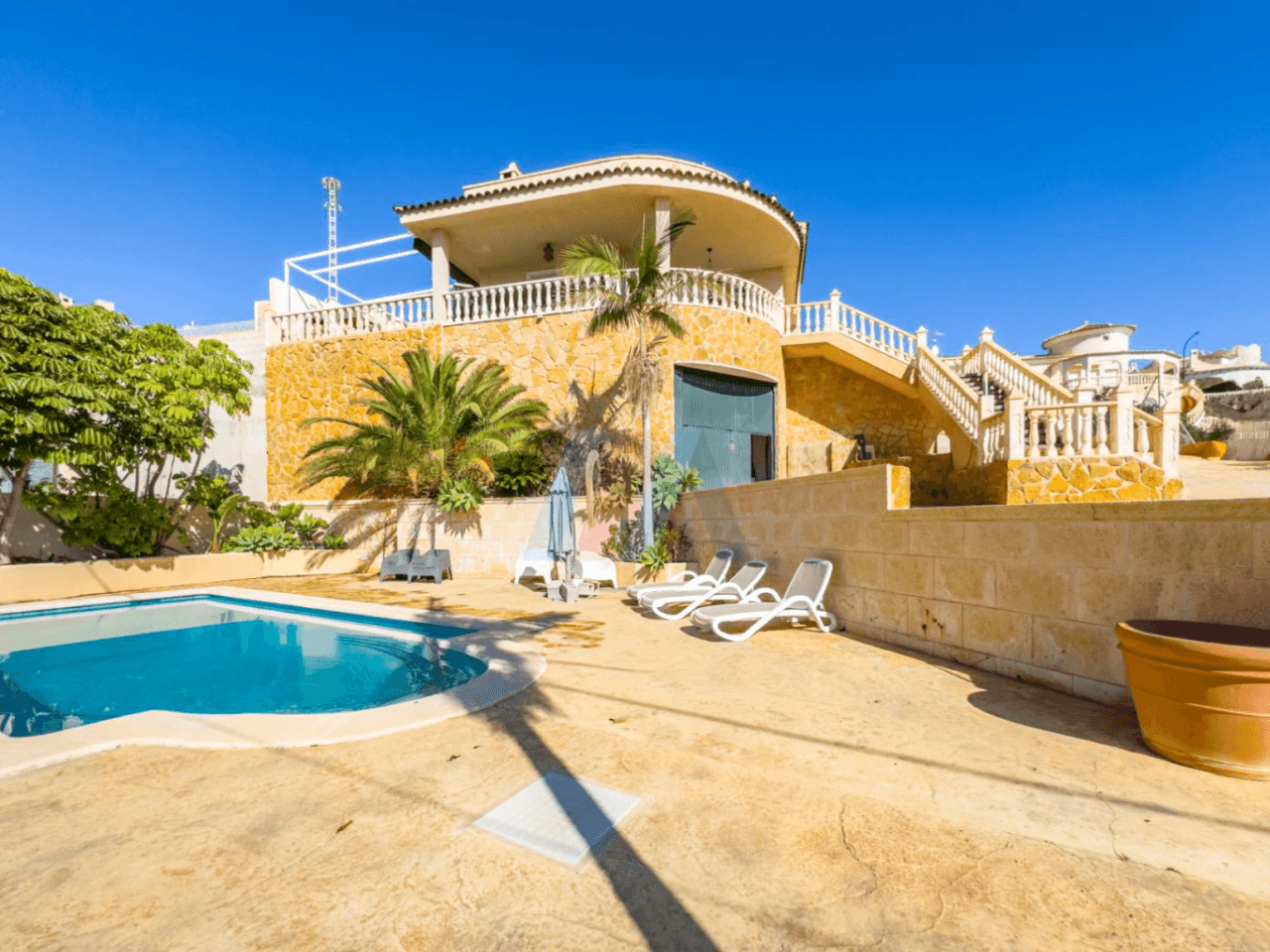 Mediterranean Villa with Sea Views, and walking distance to the sea, in Cala D'or, Campello