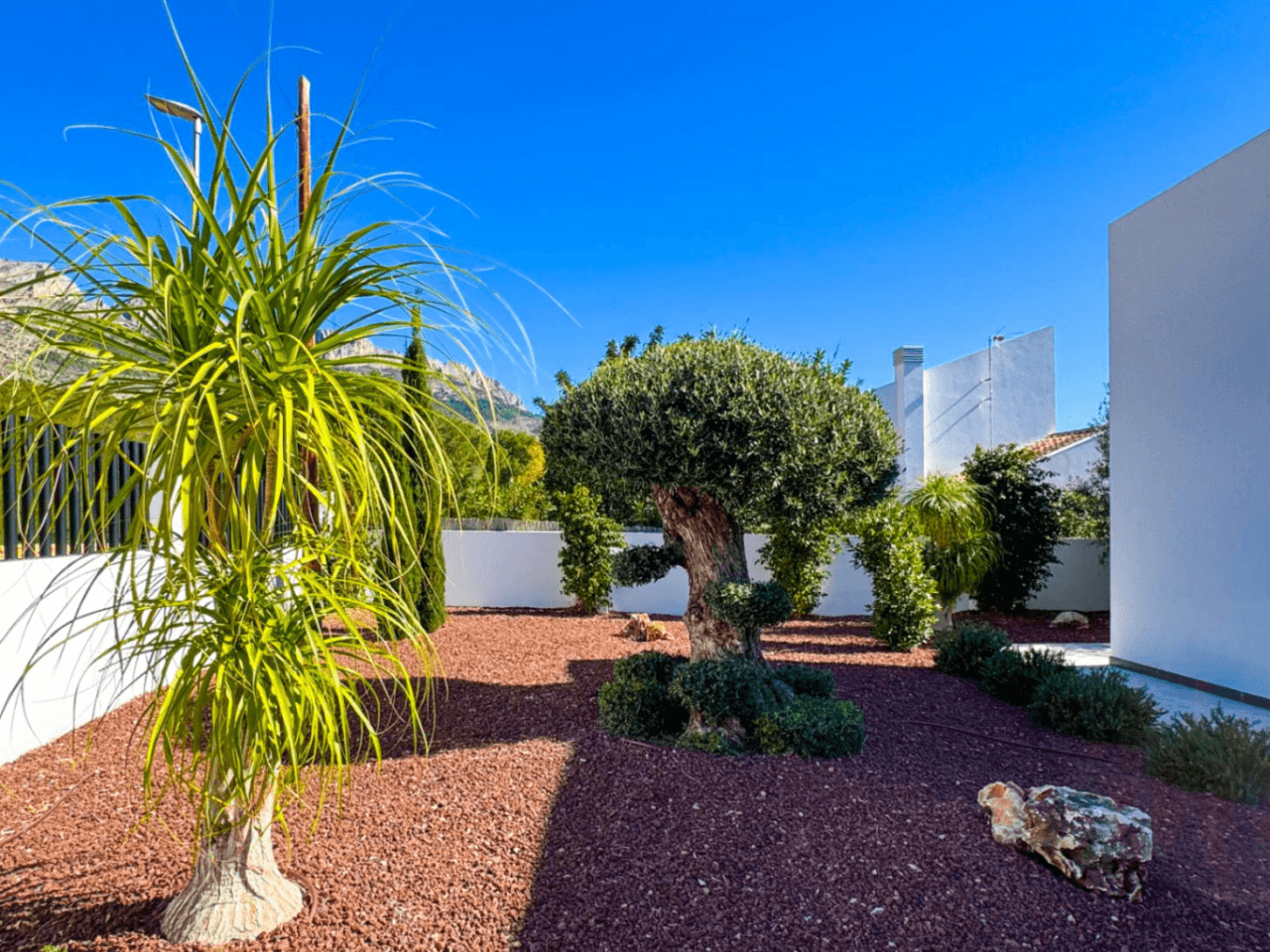 Modern Villa in the Quiet Residential area of Santa Clara, Altea