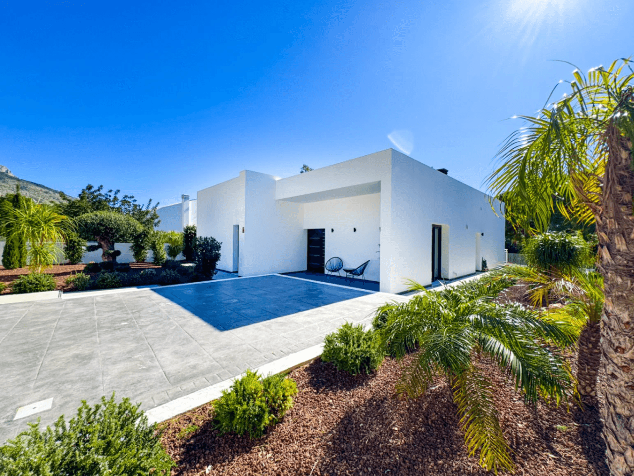 Modern Villa in the Quiet Residential area of Santa Clara, Altea
