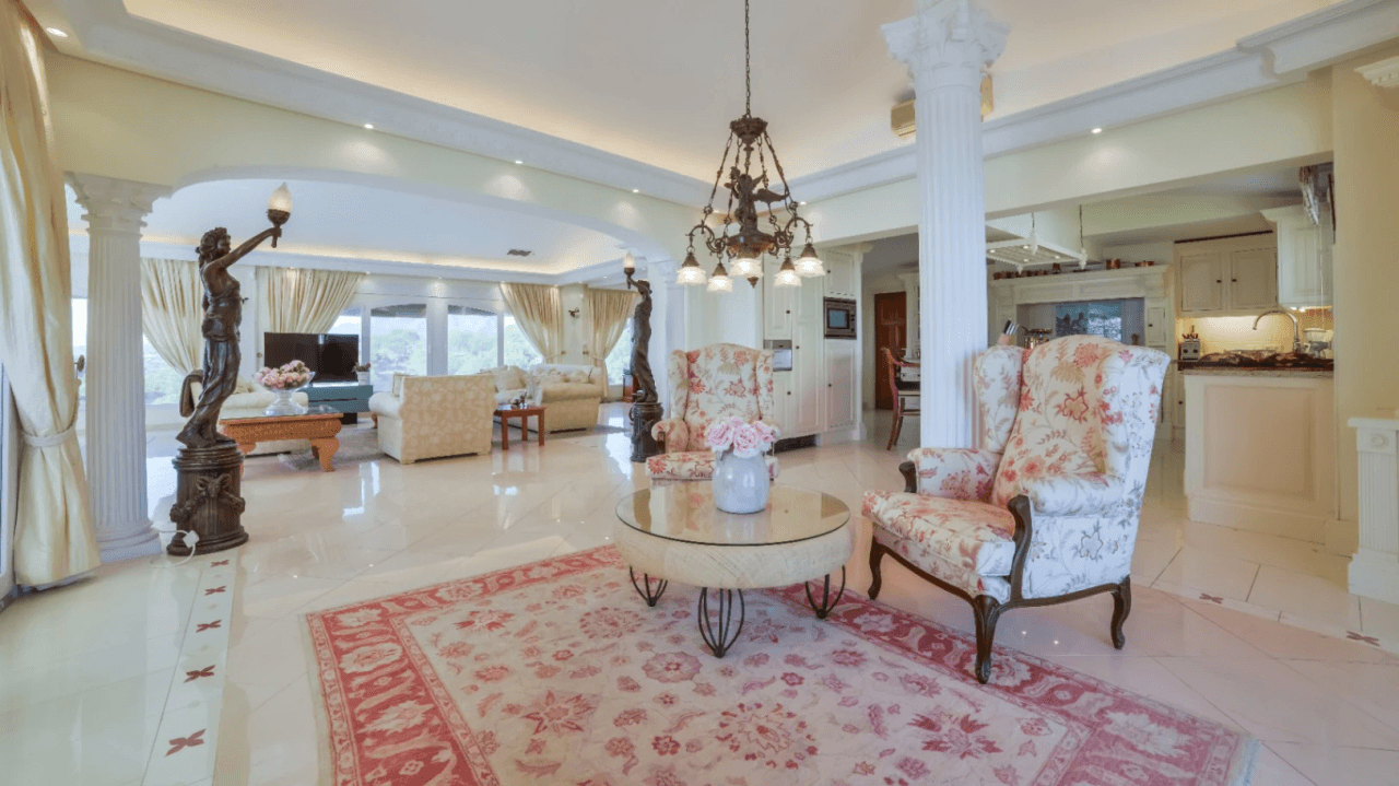 Unique villa with panoramic sea views in a quiet and green residencial área of Altea
