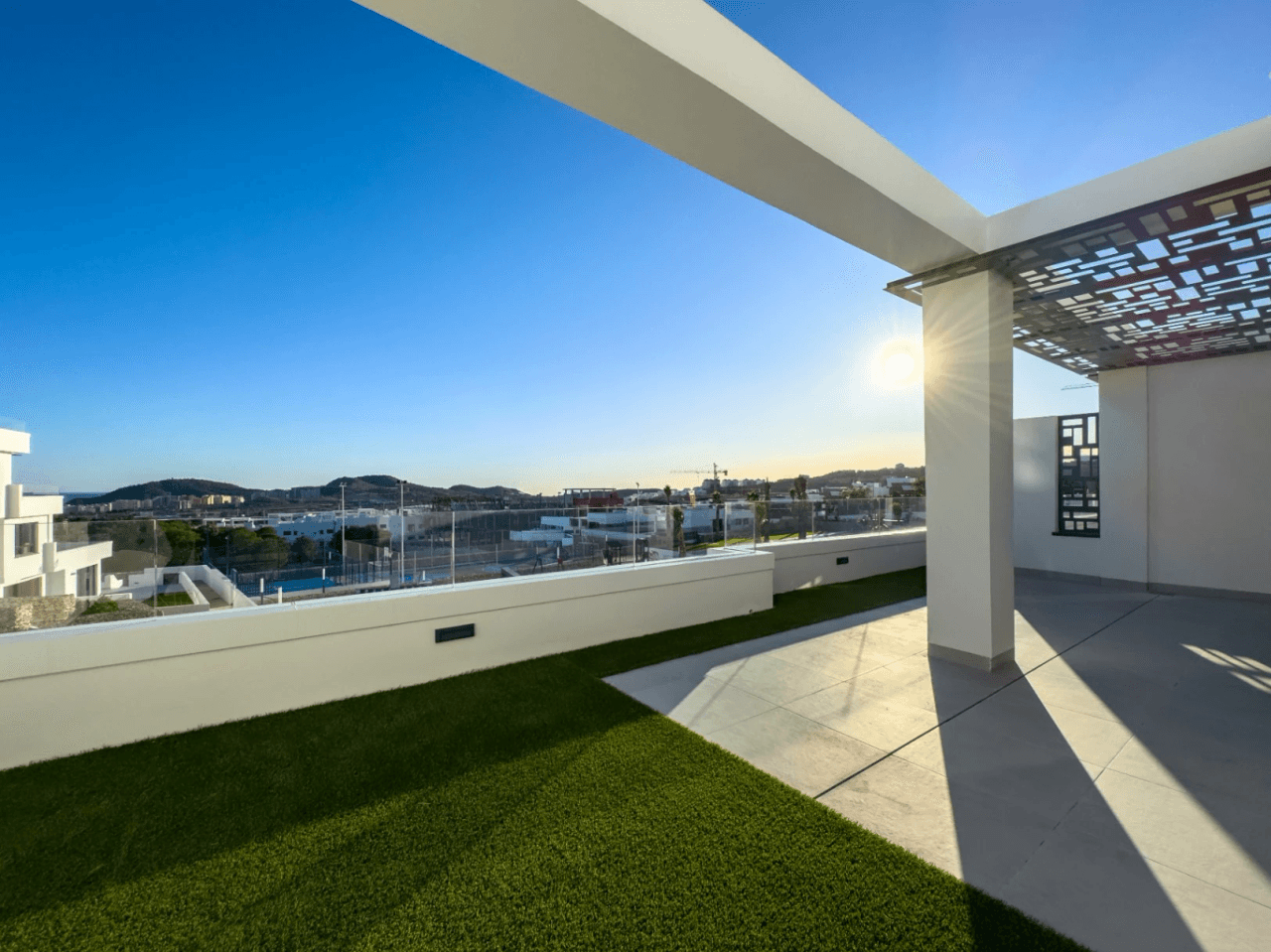 Newly built modern 2 apartment with sea views, recently delivered