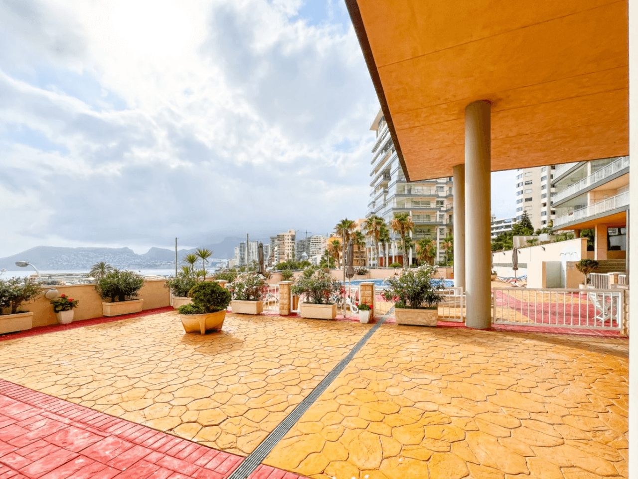 Penthouse for Sale in Calpe’s Puerto Area with Panoramic Sea Peñón Views
