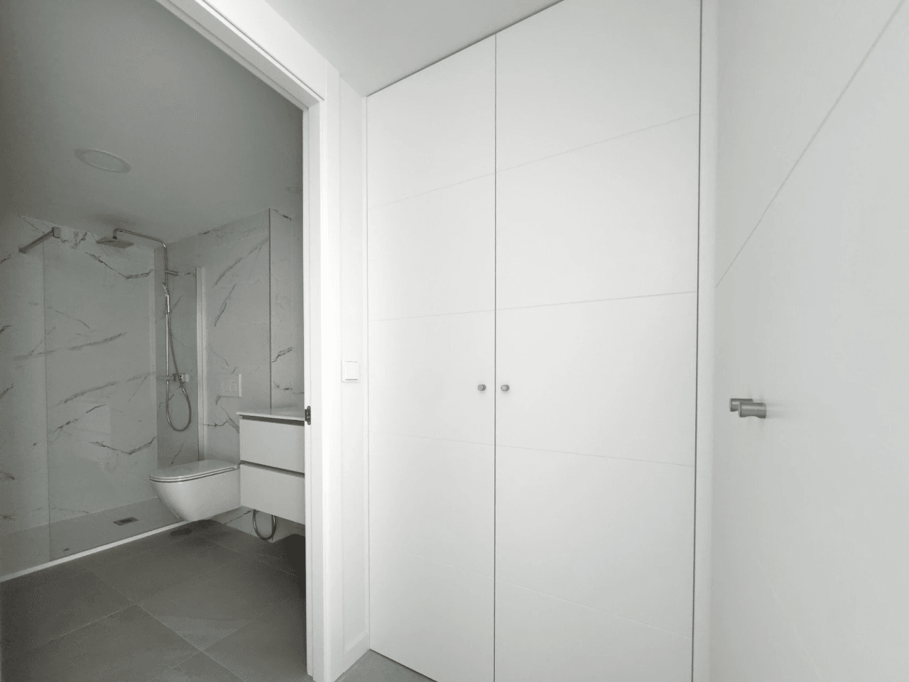Newly built modern 2 apartment with sea views, recently delivered