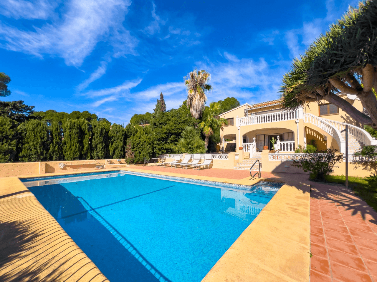 Sea View Villa for Sale in Moraira Walking Distance to Centre