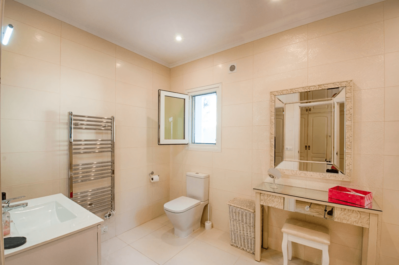 Large Elegant Villa with Sea Views for Sale in Moraira