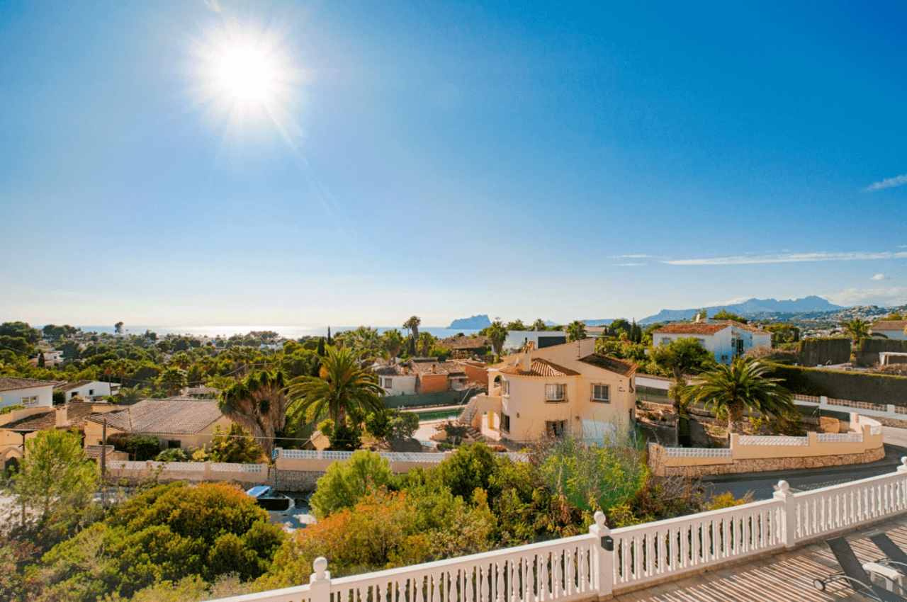 Large Elegant Villa with Sea Views for Sale in Moraira