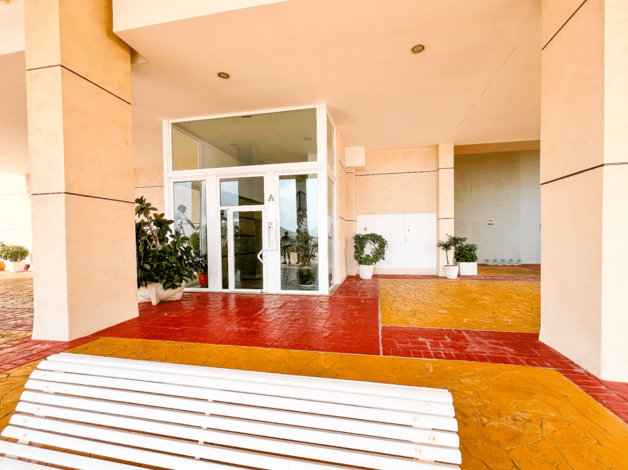 Penthouse for Sale in Calpe’s Puerto Area with Panoramic Sea Peñón Views