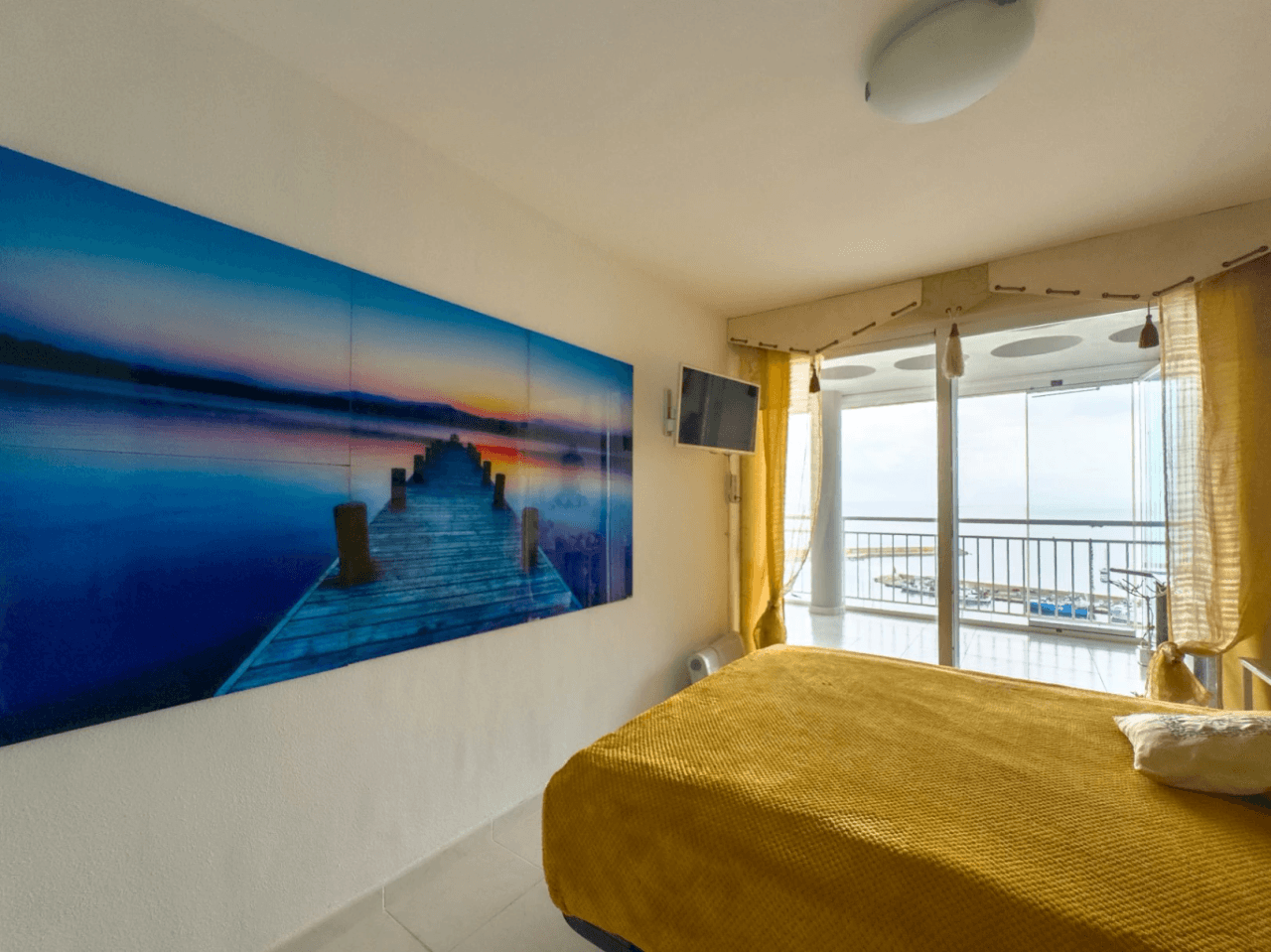 Penthouse for Sale in Calpe’s Puerto Area with Panoramic Sea Peñón Views