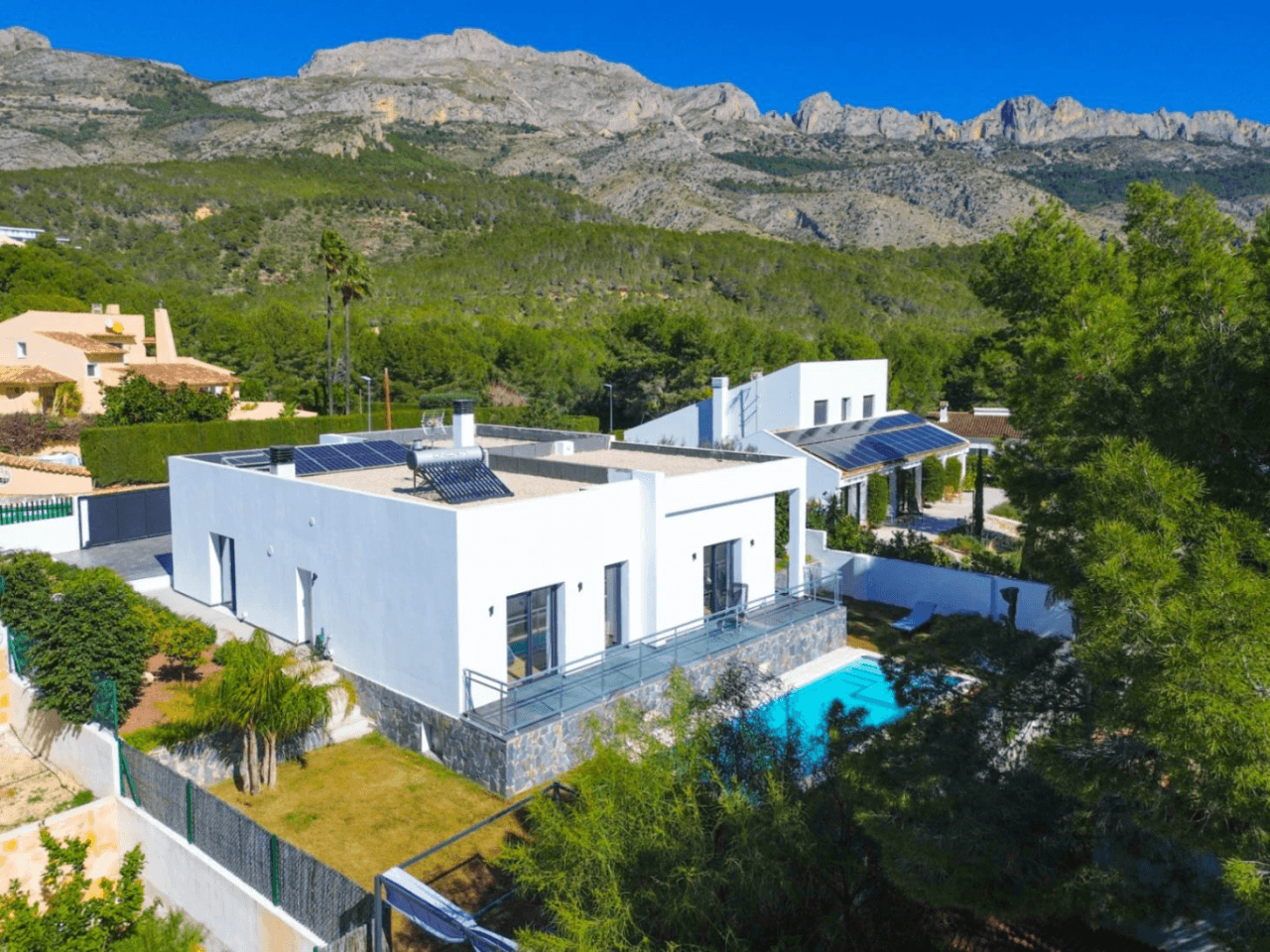 Modern Villa in the Quiet Residential area of Santa Clara, Altea