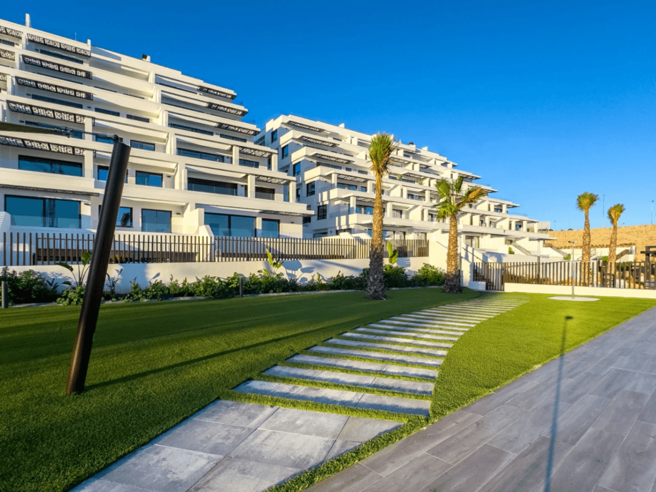 Newly built modern 2 apartment with sea views, recently delivered