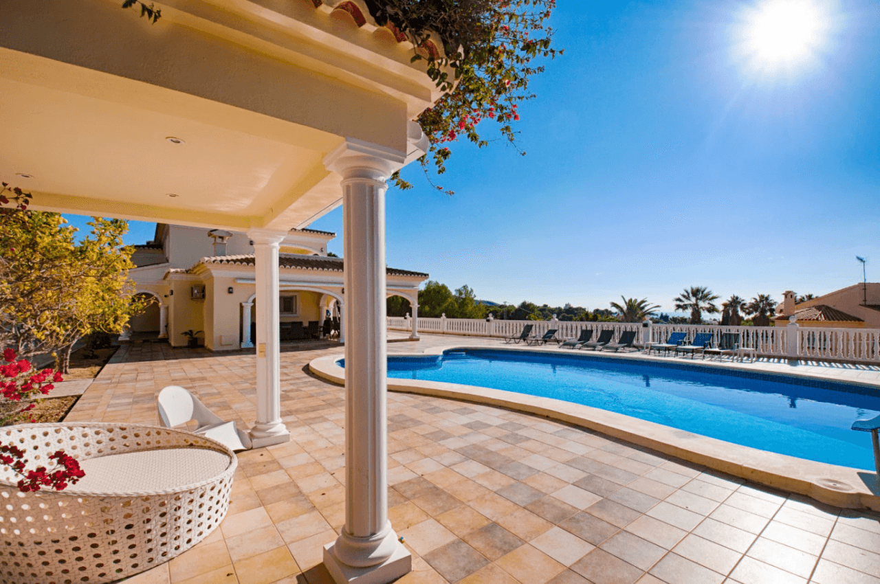 Large Elegant Villa with Sea Views for Sale in Moraira
