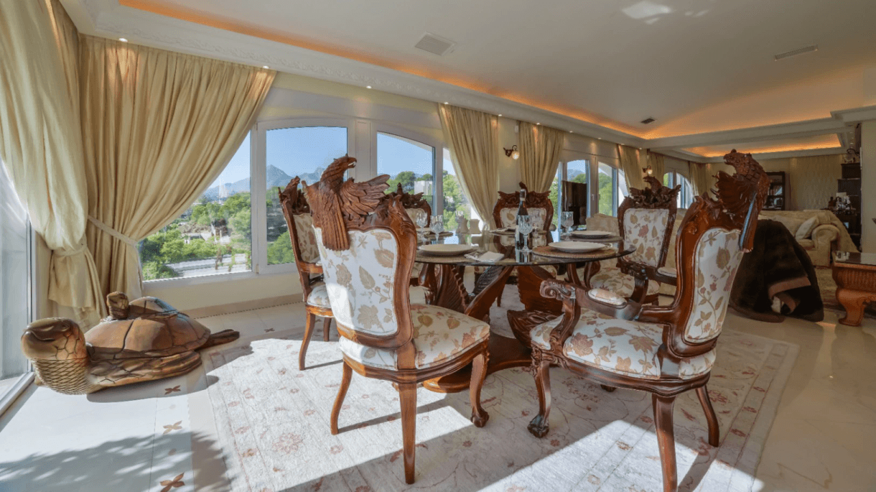 Unique villa with panoramic sea views in a quiet and green residencial área of Altea