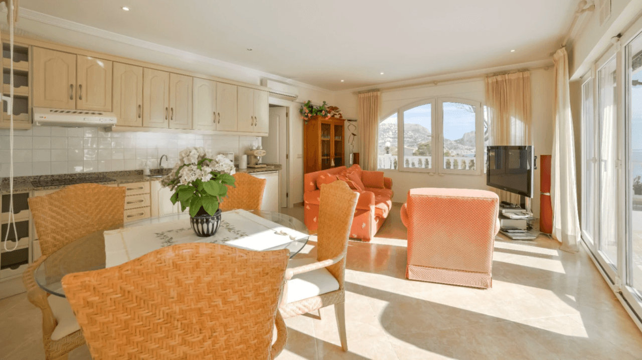 Unique villa with panoramic sea views in a quiet and green residencial área of Altea