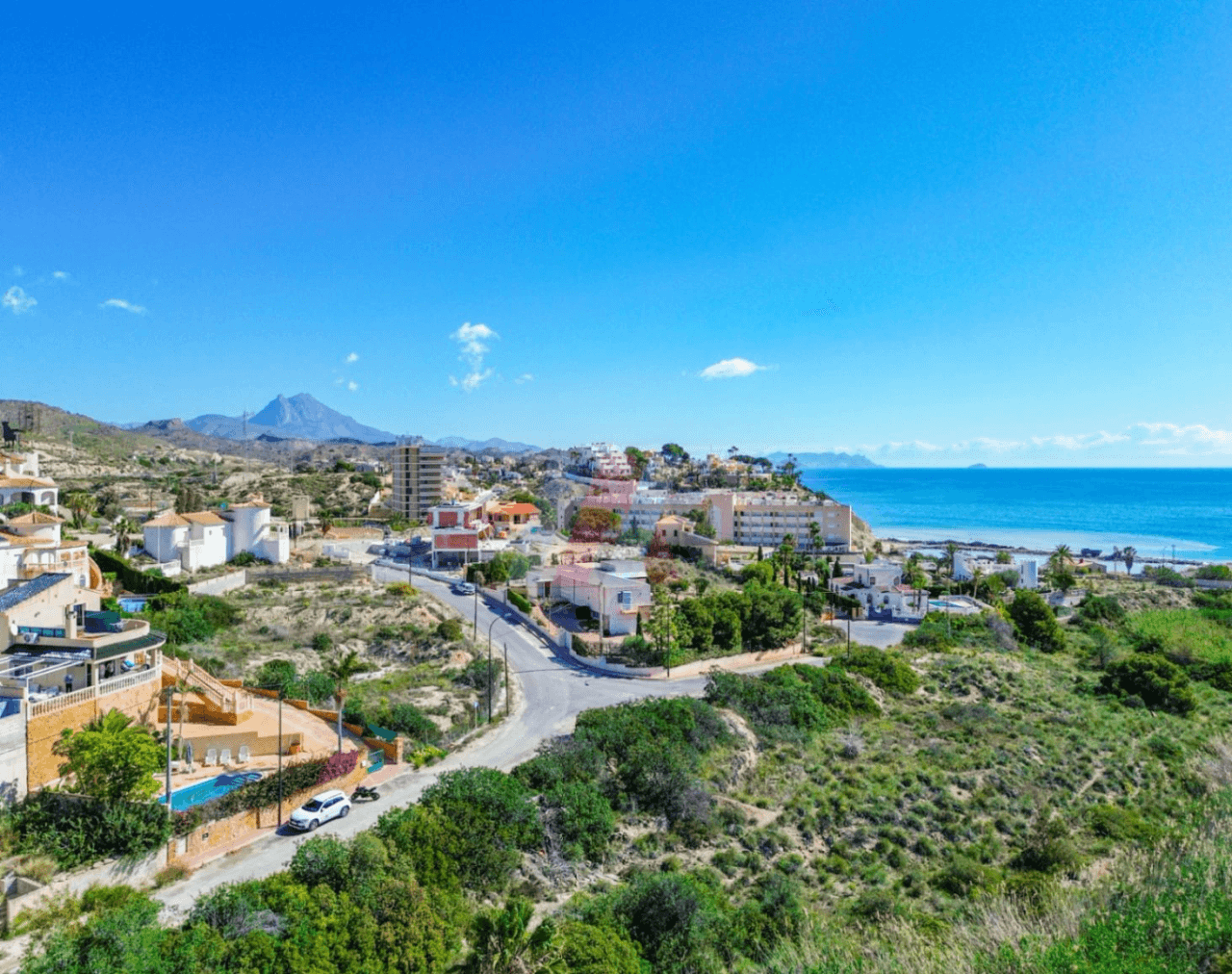 Mediterranean Villa with Sea Views, and walking distance to the sea, in Cala D'or, Campello