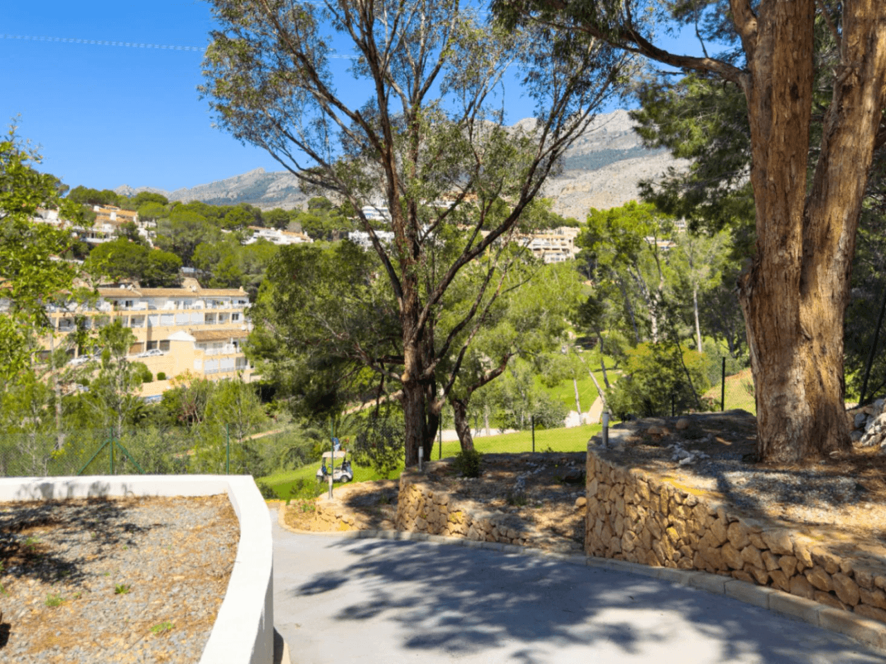 Fully Refurbished 4-Bedroom Villa with Golf, Mountain and Sea Views in Altea