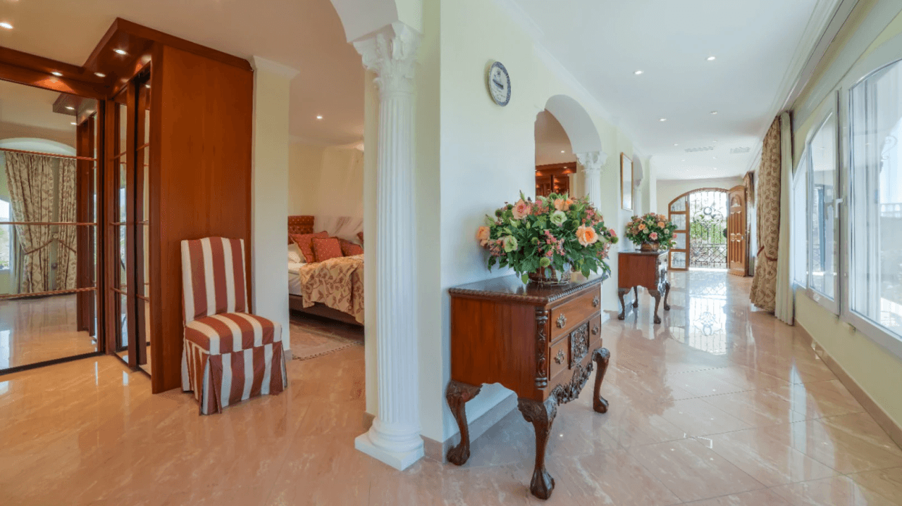 Unique villa with panoramic sea views in a quiet and green residencial área of Altea