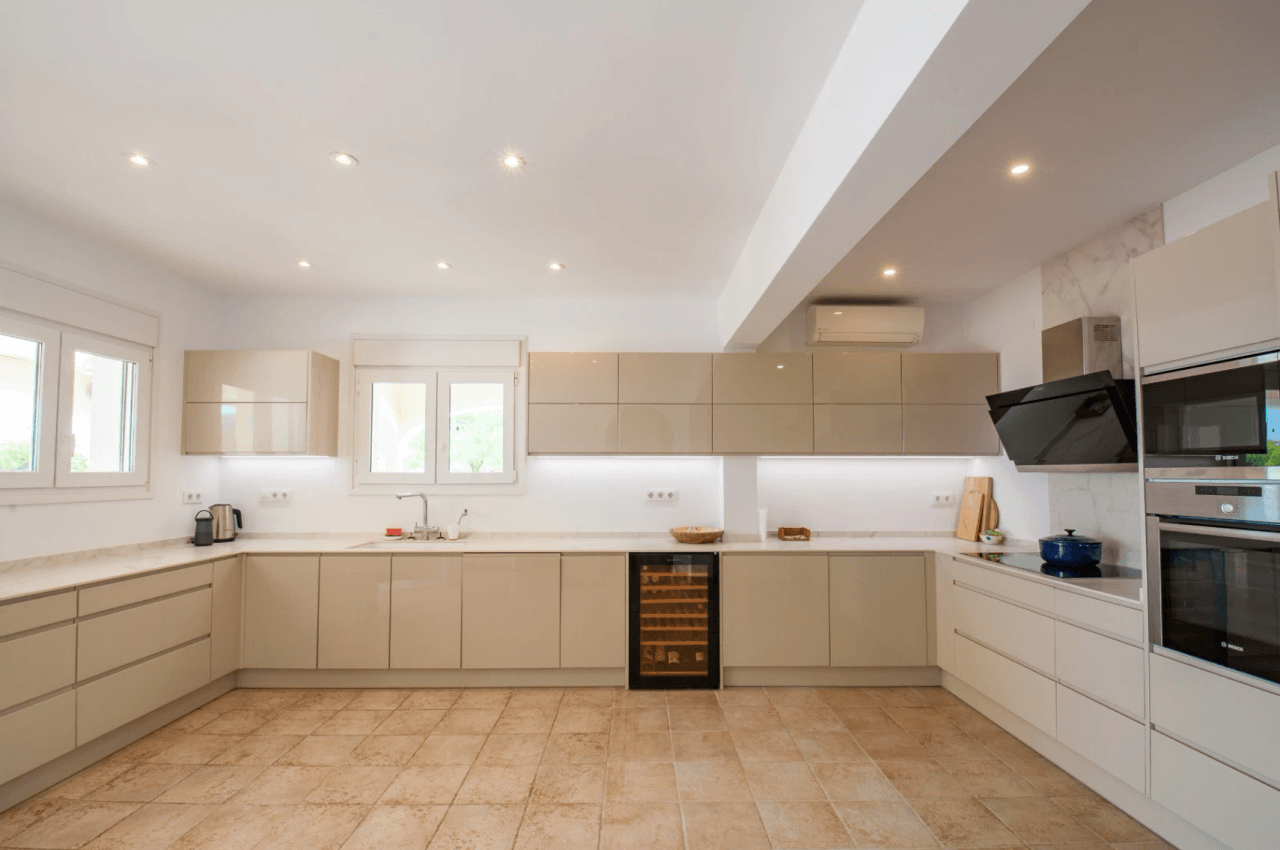 Large Elegant Villa with Sea Views for Sale in Moraira
