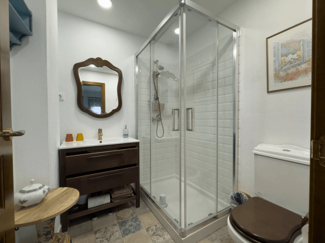 Recently reformed ground-floor 2 bedroom apartment located in the Casco Antiguo of Altea