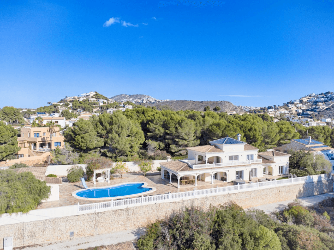 Large Elegant Villa with Sea Views for Sale in Moraira