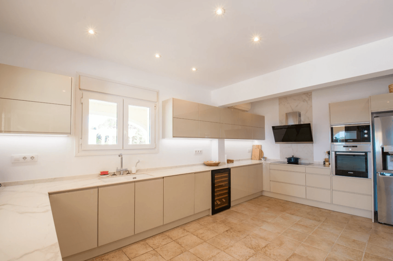 Large Elegant Villa with Sea Views for Sale in Moraira