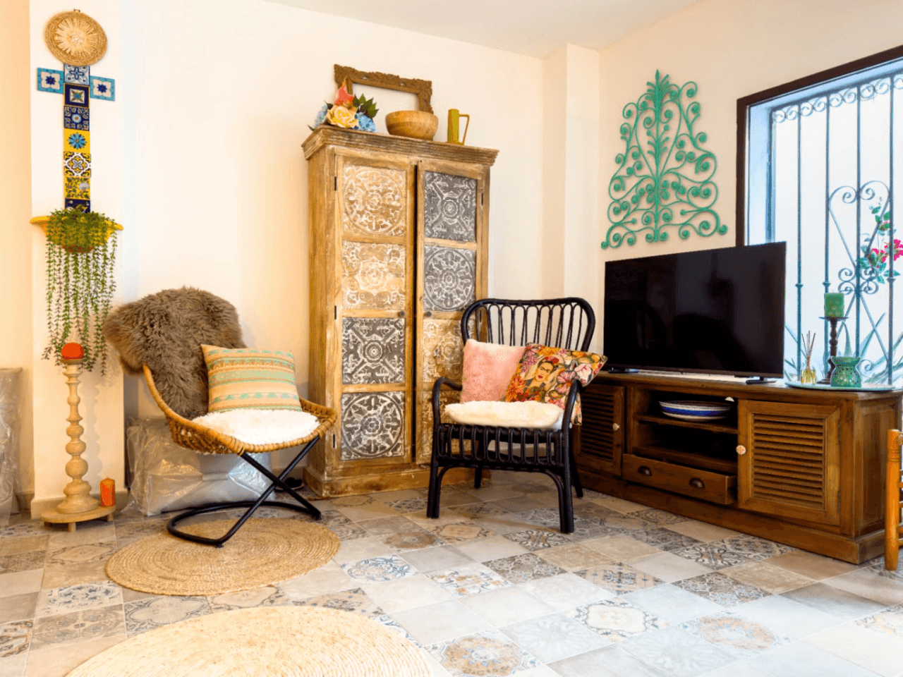 Recently reformed ground-floor 2 bedroom apartment located in the Casco Antiguo of Altea