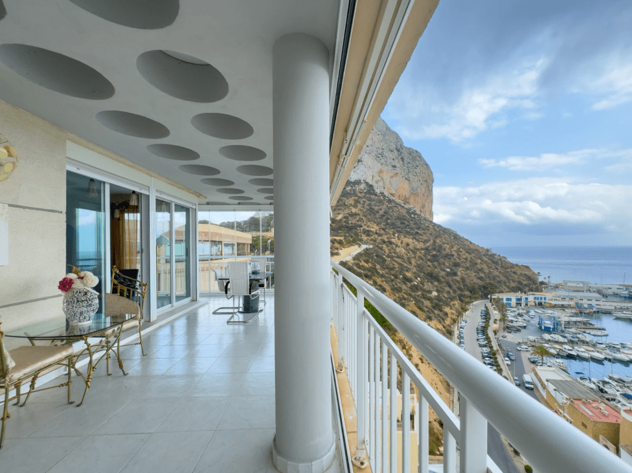 Penthouse for Sale in Calpe’s Puerto Area with Panoramic Sea Peñón Views