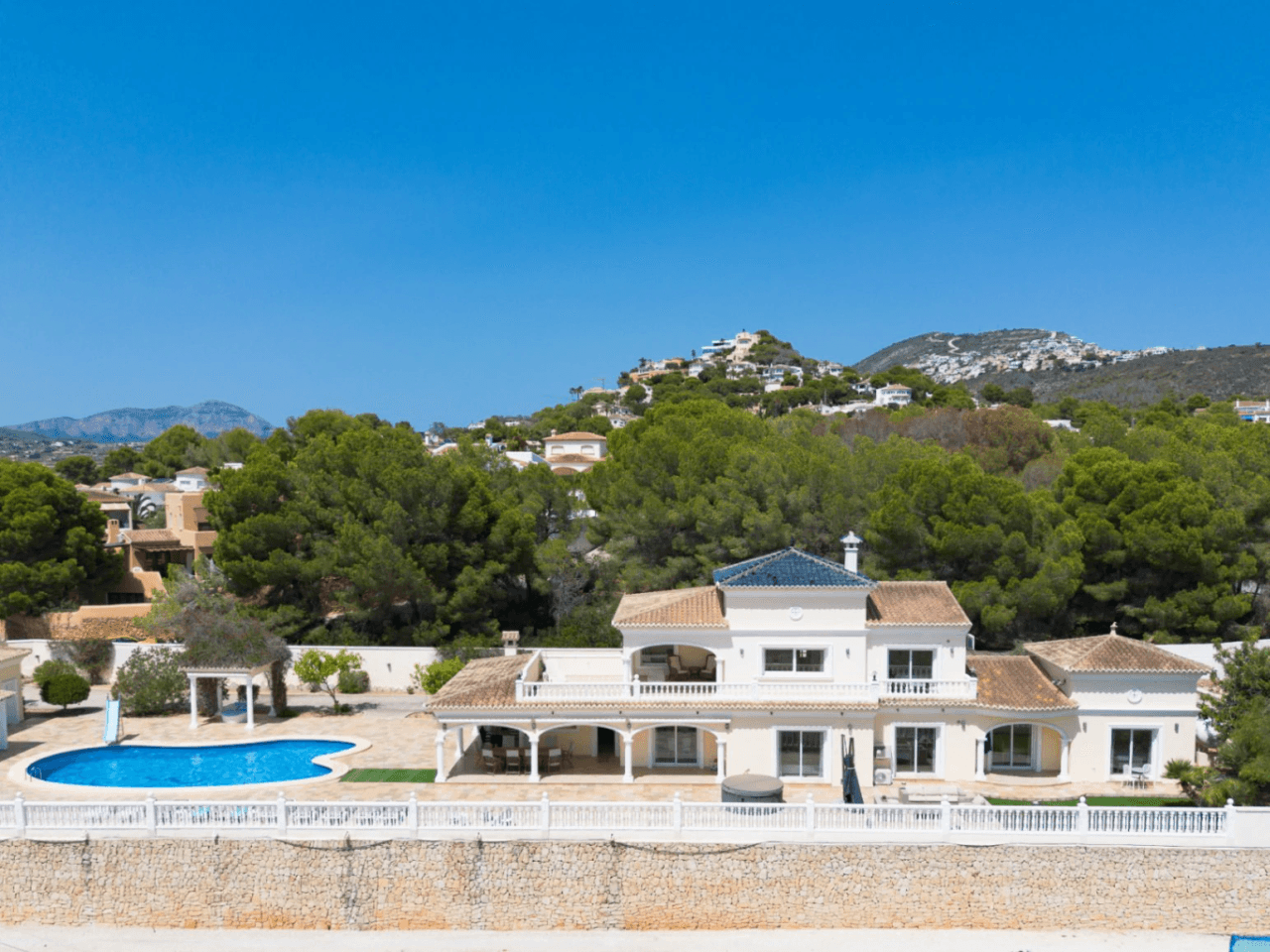 Large Elegant Villa with Sea Views for Sale in Moraira