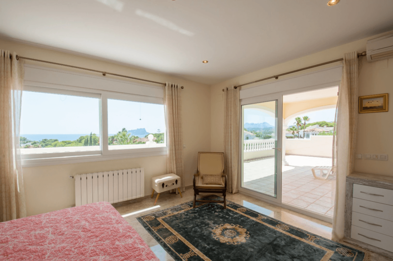 Large Elegant Villa with Sea Views for Sale in Moraira